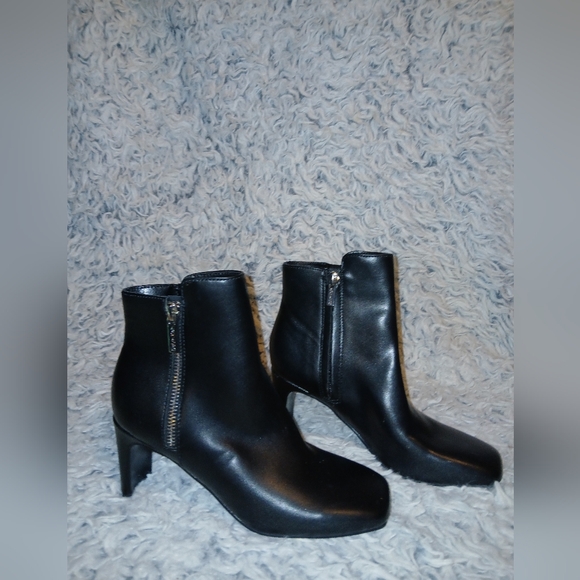 kccoli2 Calvin Klein womens square toe faux leather ankle boots 5 - Picture 2 of 4